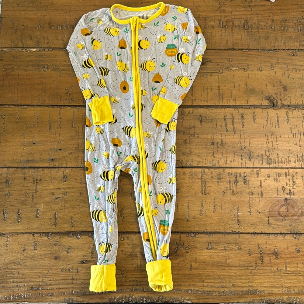 Little Sleepies: Bee Happy. Size 18-24 Month Zippy. EUC.